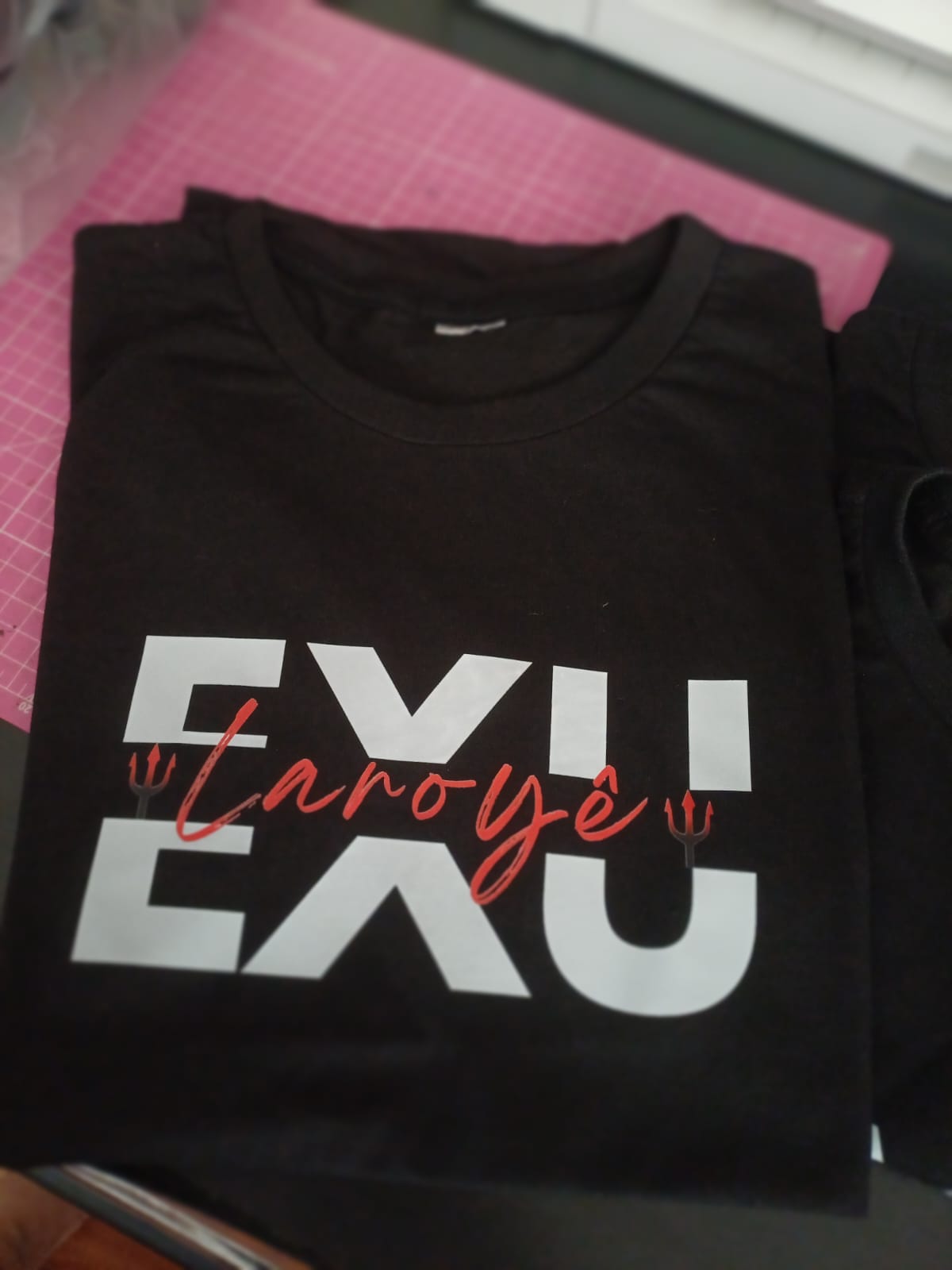 Camisa Preta 100% Algodão com Tema Exu
